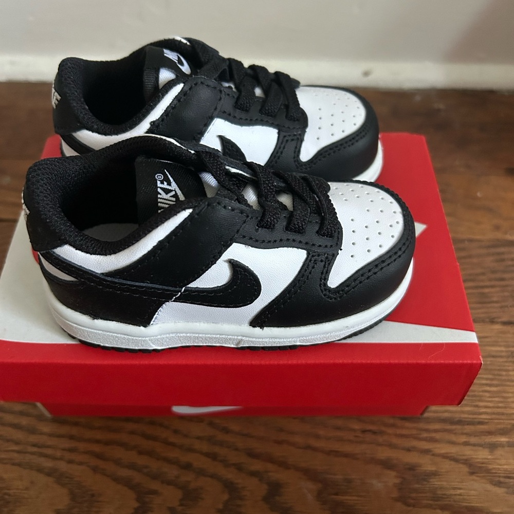NIB Nike Baby Dunks Size 5